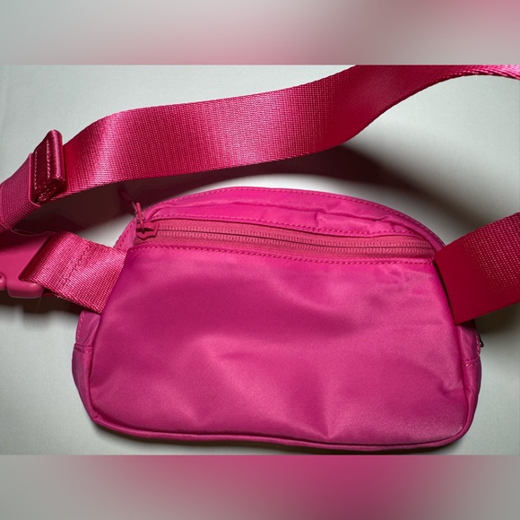NWOT Lululemon Athletica Everywhere Belt Bag 1L - Pink - Picture 8 of 10